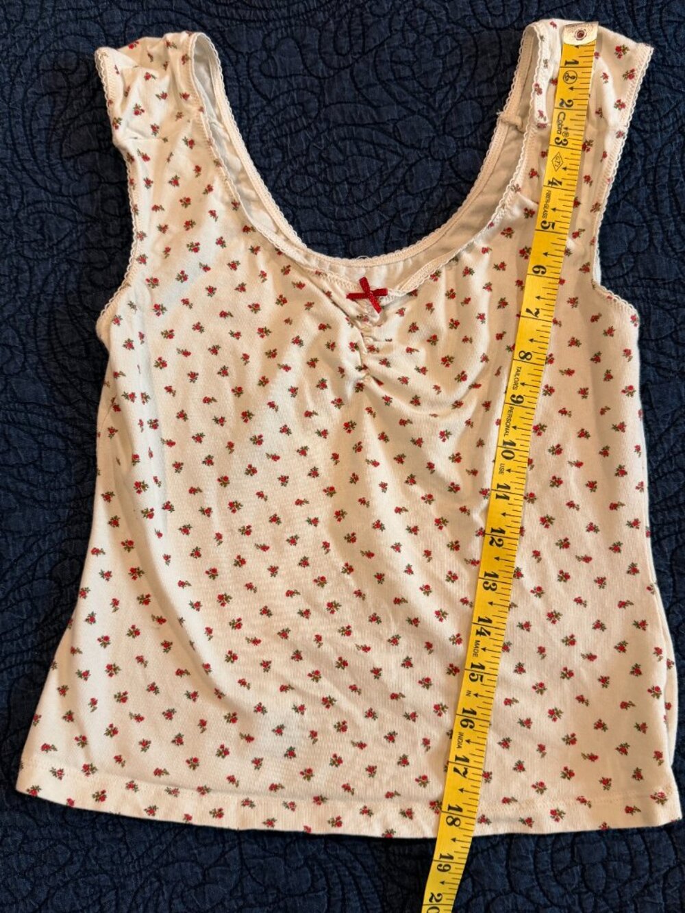 Brandy Melville Floral Lace Trim Tank Top - Picture 4 of 4